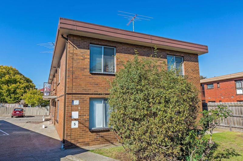 3/6 Hatfield Court, West Footscray - Thumbnail 2