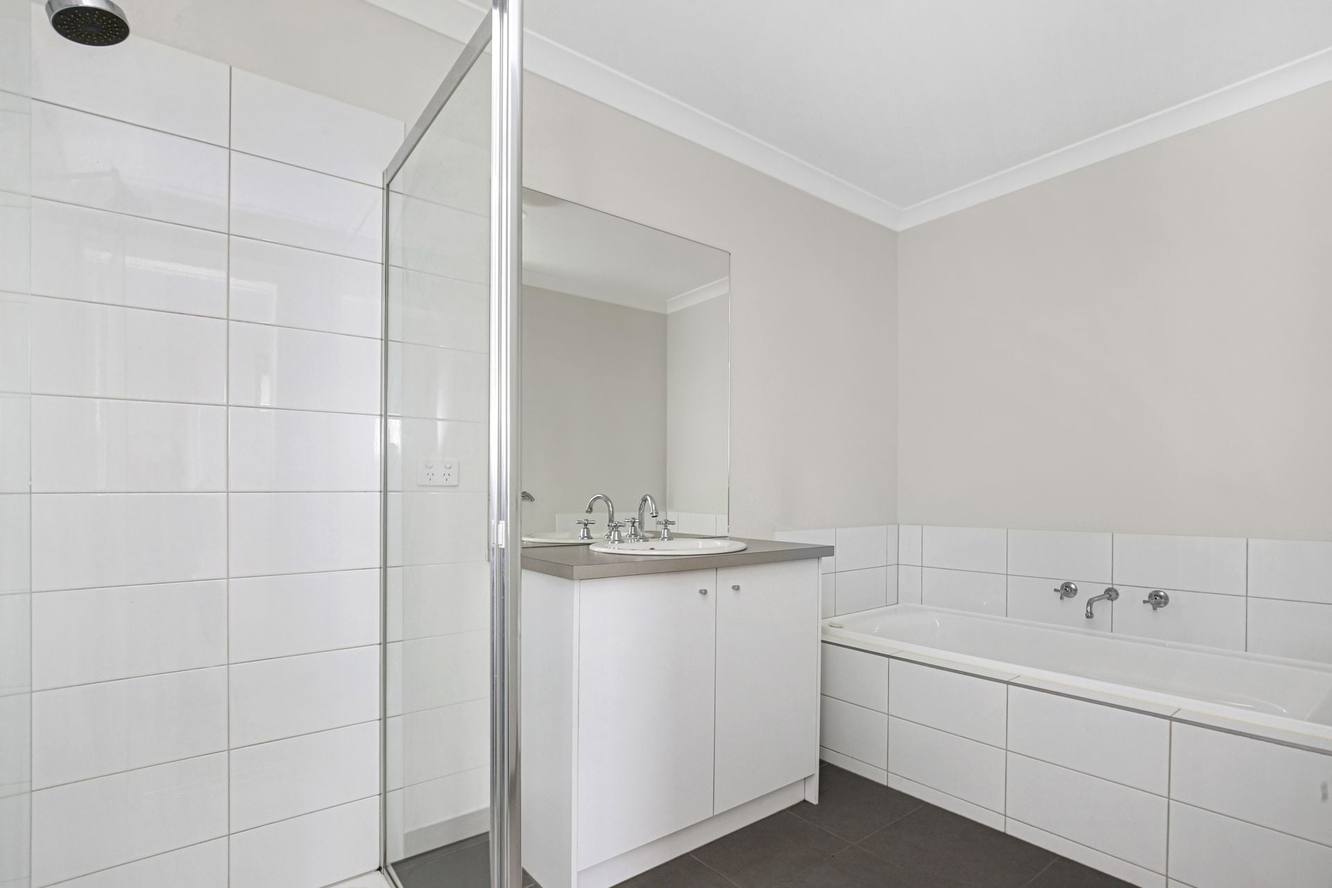 Stylish Three Bedroom Townhouse!