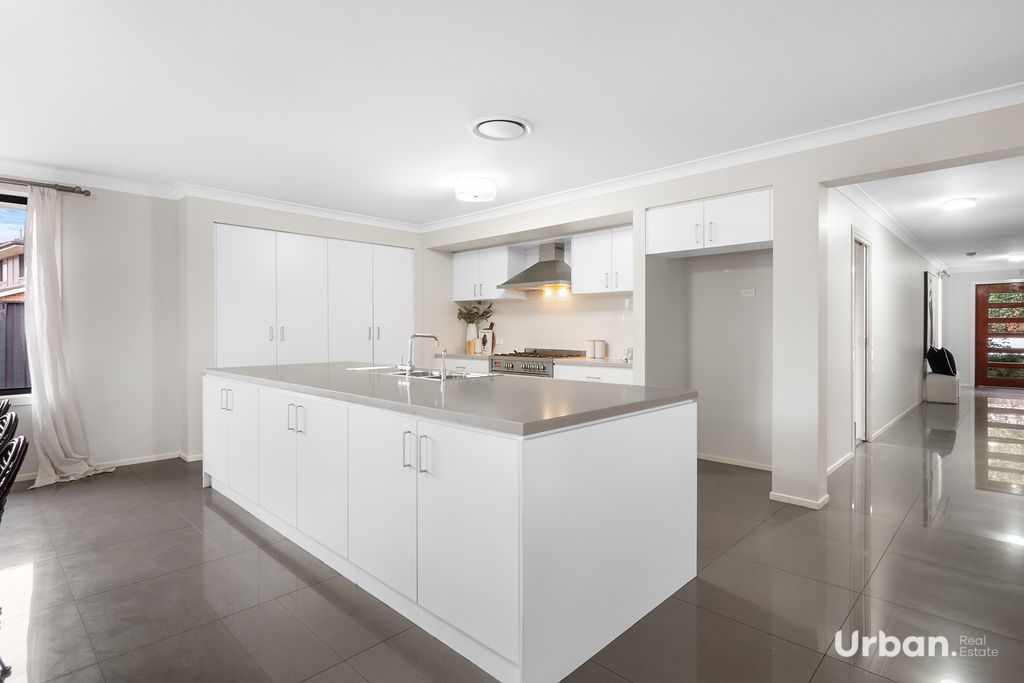 Colebee 10 Sarazen Place