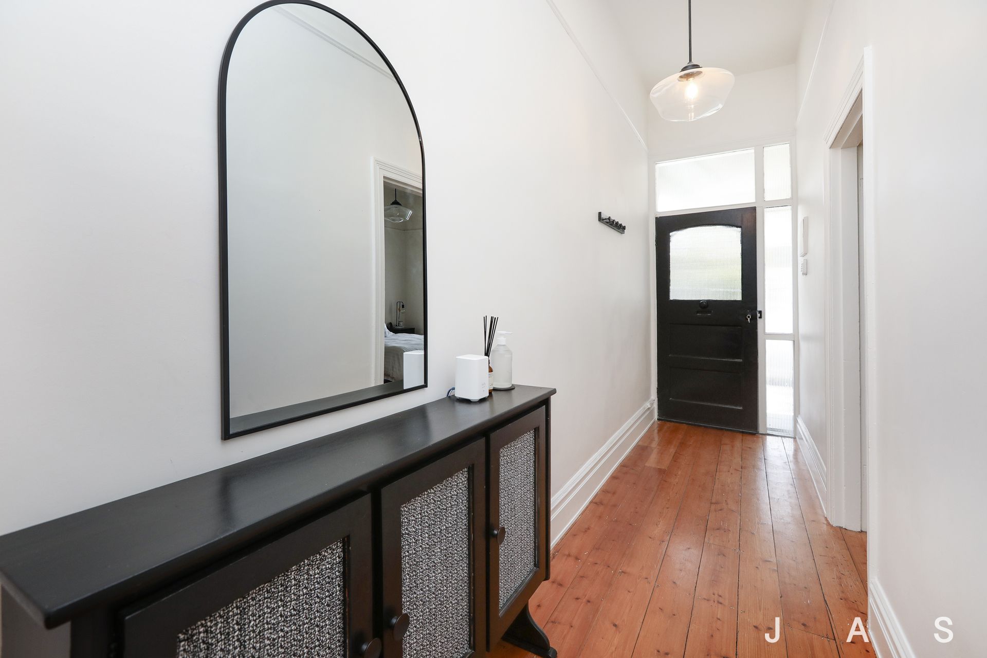 27 The Ridgeway Kensington VIC, Kensington - Thumbnail 4
