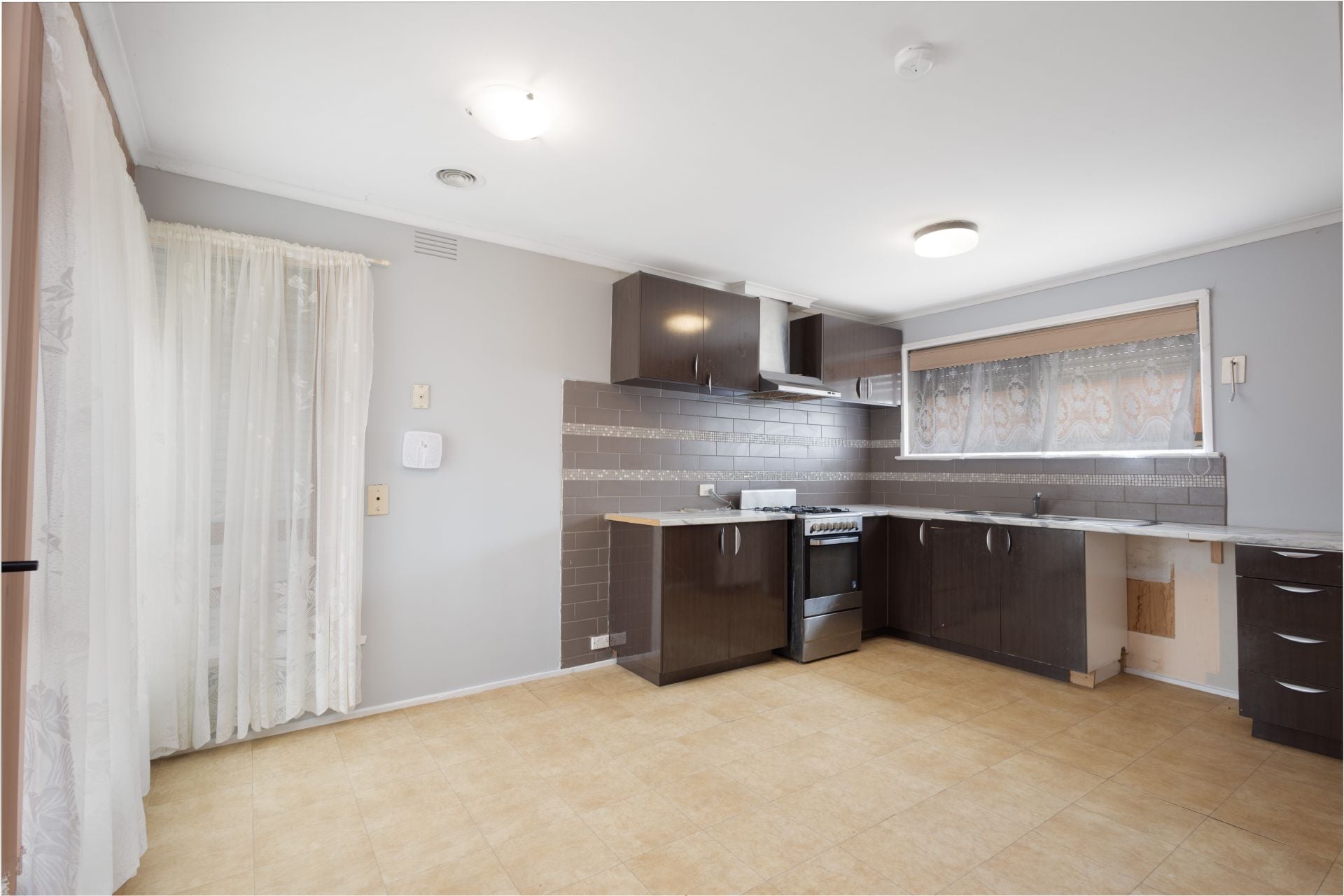 Charming 3-Bedroom Home – Perfect for Families, Convenient Location!
