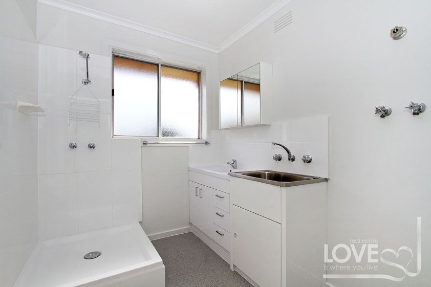 UPDATED EXCELLENCE IN A SUPERB LOCATION