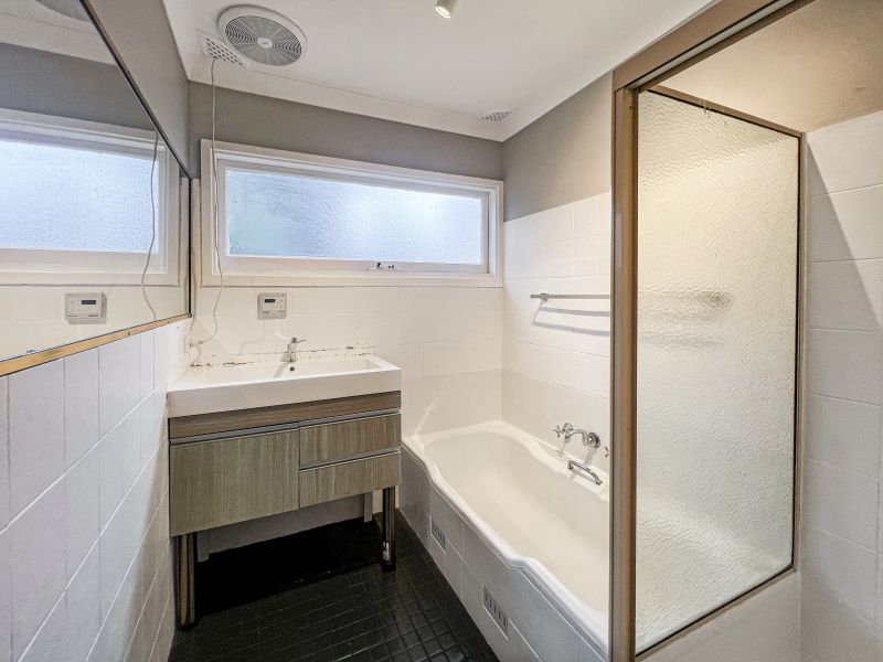 2 Outlook Avenue, Mount Riverview Chapman Real Estate