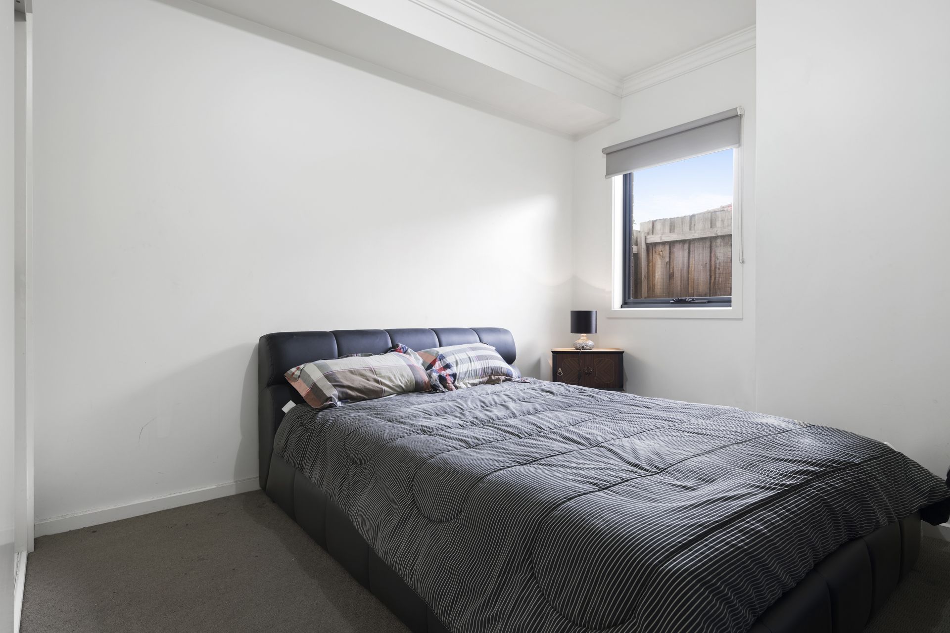 LOW MAINTENANCE 2 BEDROOM UNIT