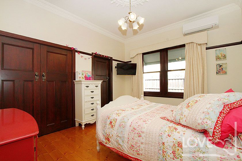 Grand Living In The Heart Of The Oakhill Estate
