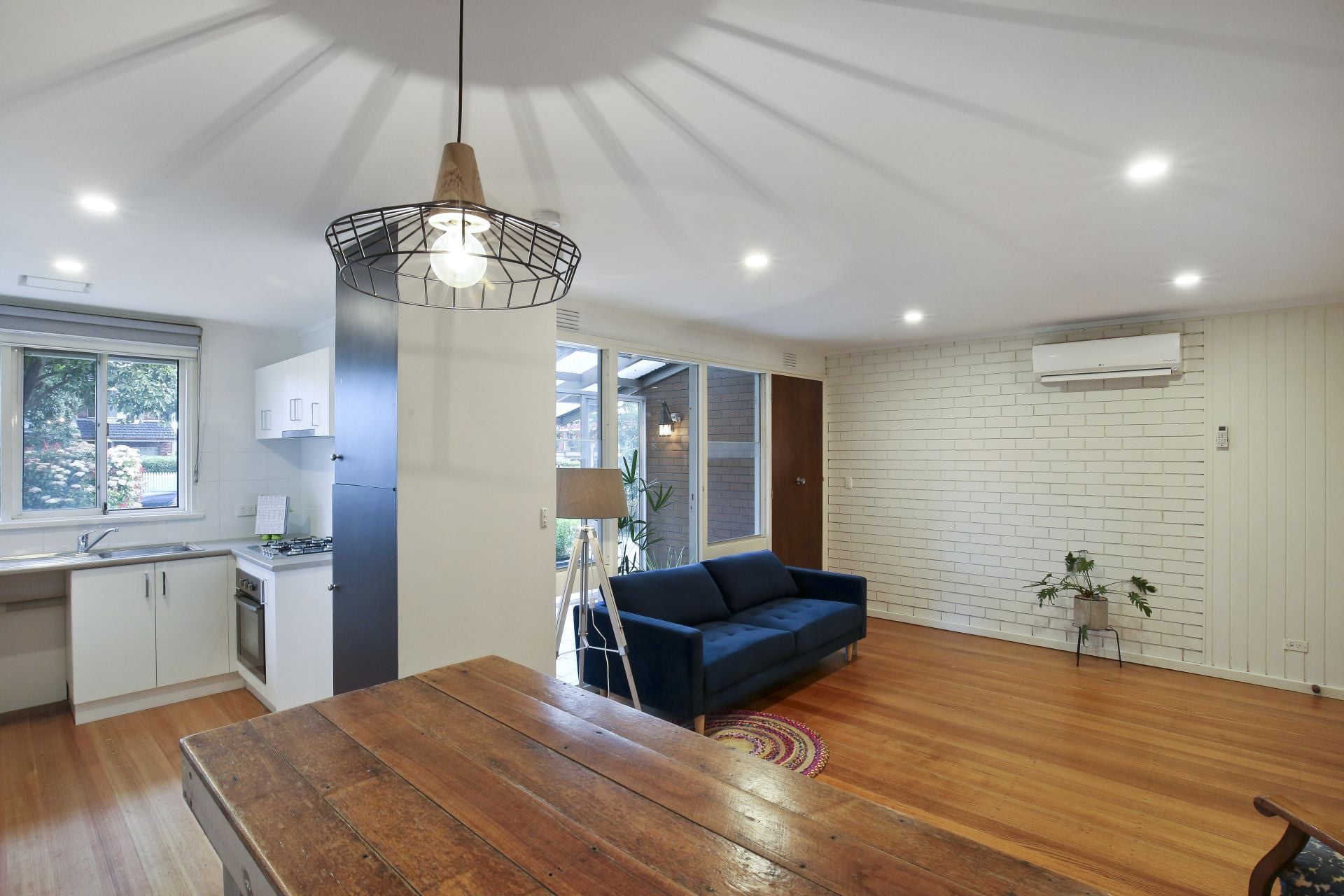 Seamless Living In The Heart Of Reservoir