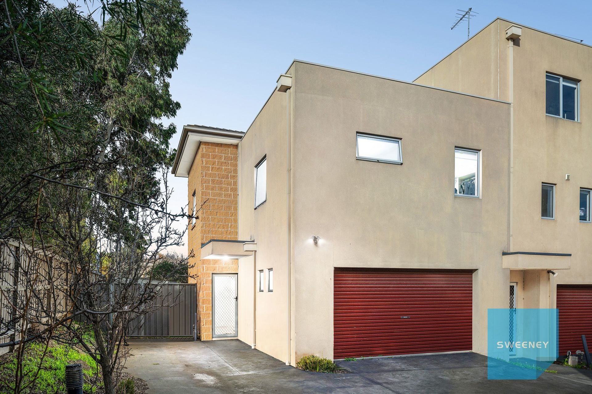 6/4 Hopetoun Green, Caroline Springs - Thumbnail 2