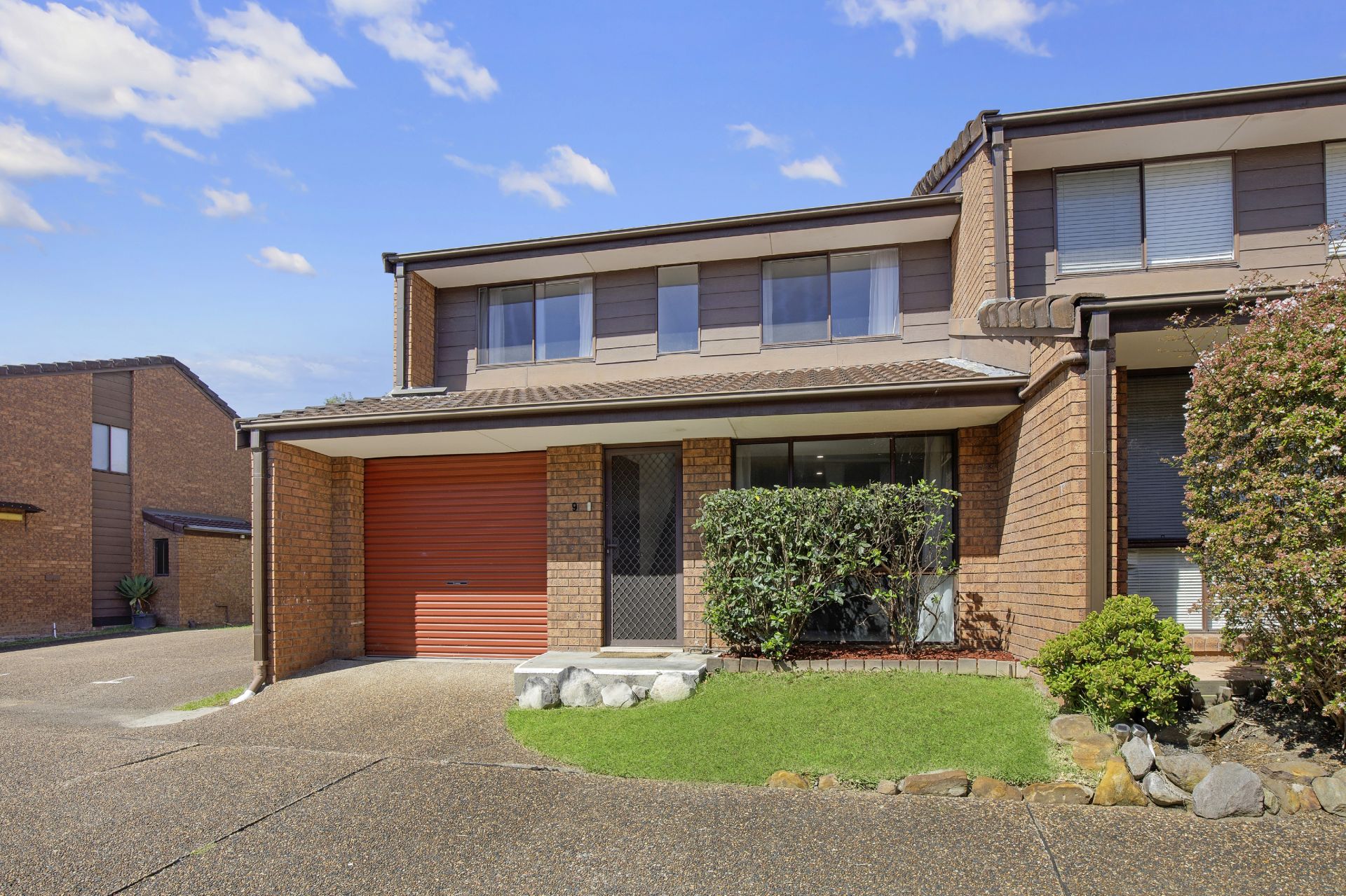 9/8 Warner Avenue, Wyong First National Real Estate Coastwide Wyong