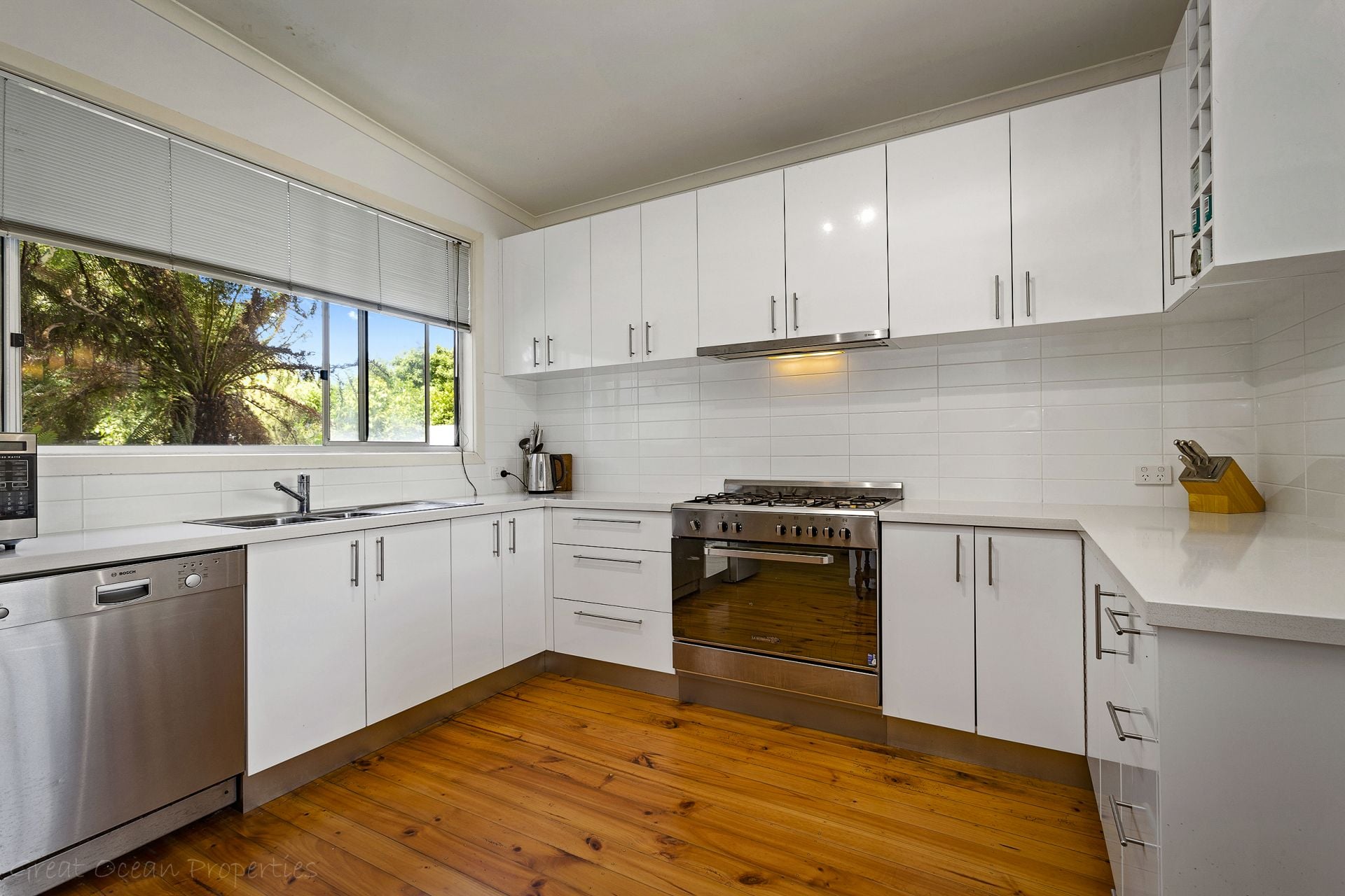 15 McLennan Street, Apollo Bay - Thumbnail 6