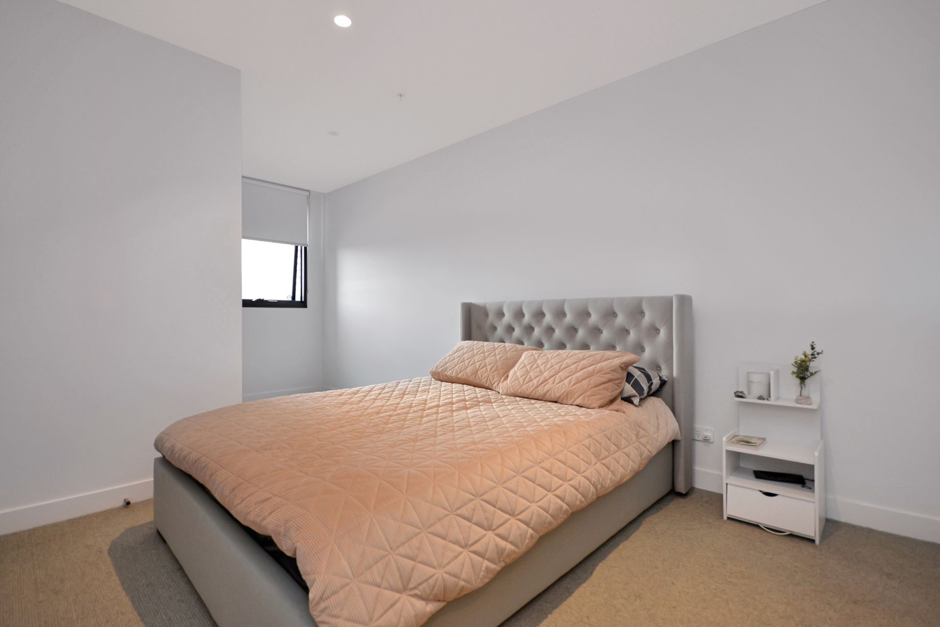 STYLISH APARTMENT LIVING IN A VIBRANT LIFESTYLE SETTING
AVAILABLE WITH OR WITHOUT FURNITURE