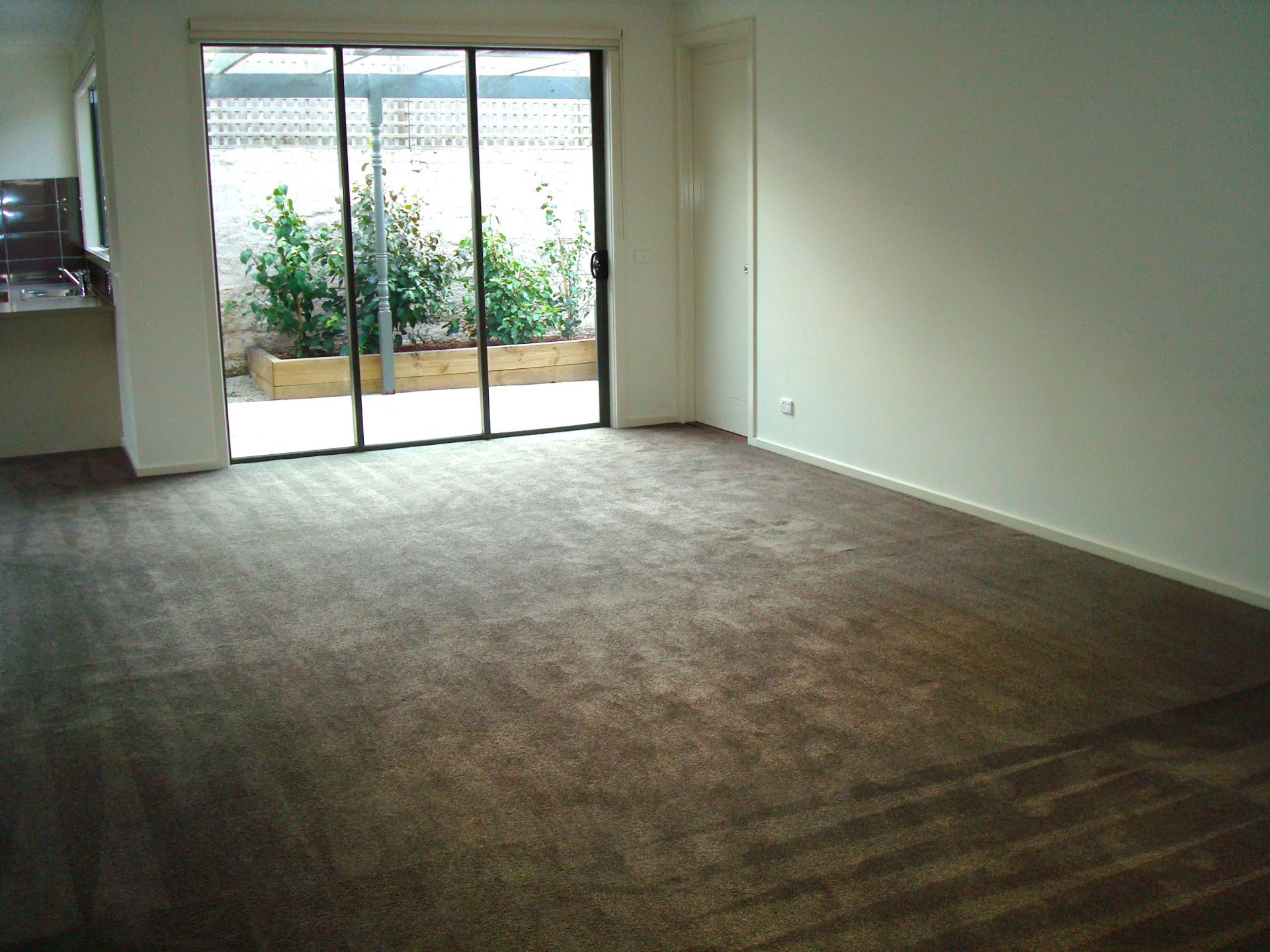 As-New 4 Bedroom Townhouse with Study!