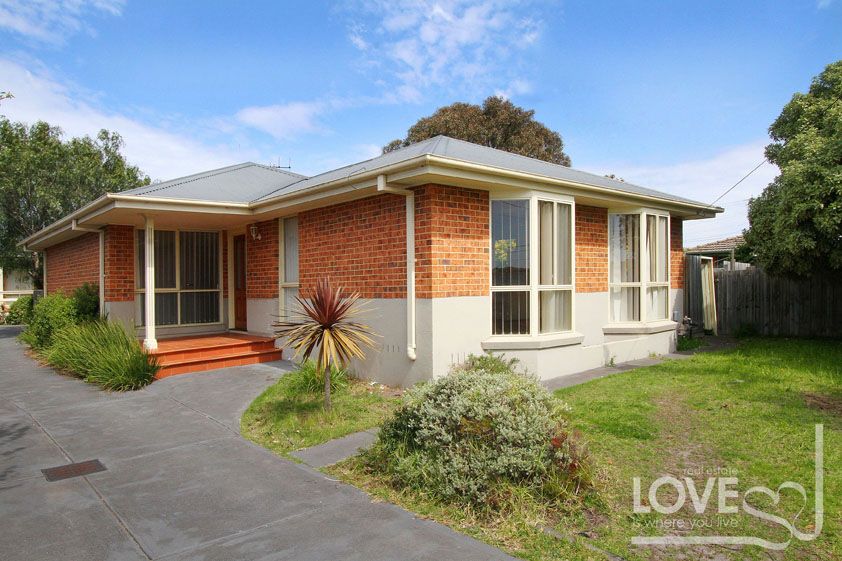 ATTRACTIVE HOME UNIT IN LUXURY LOCATION     *Insp Thu 18th Feb @ 4:30pm*