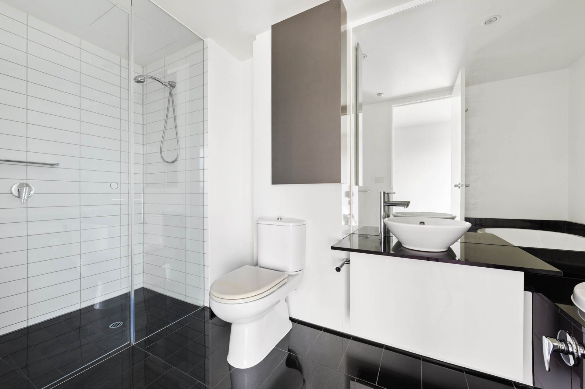 6404/7 Riverside Quay, Southbank - Thumbnail 7