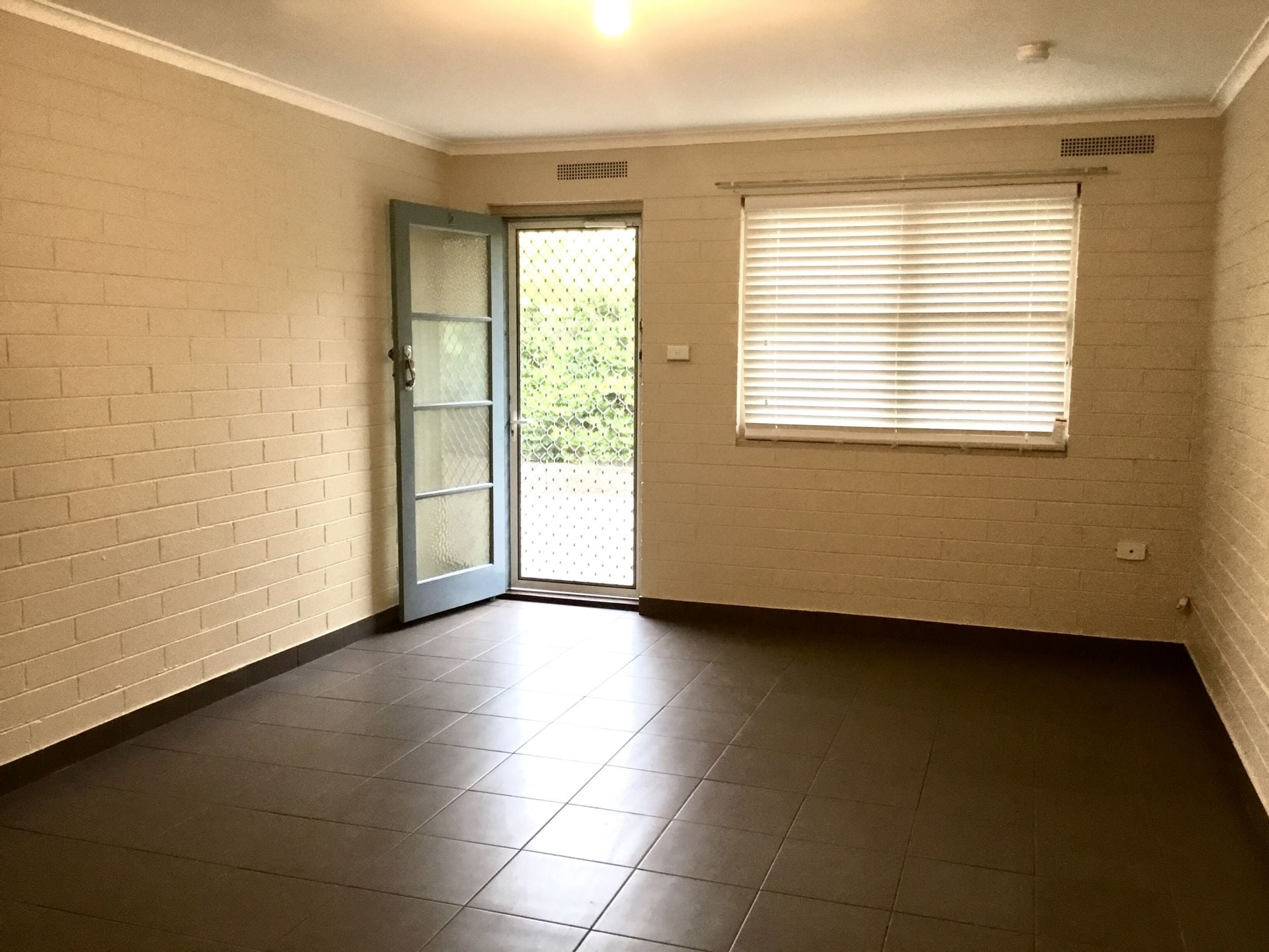 Newly Renovated in Parkland location