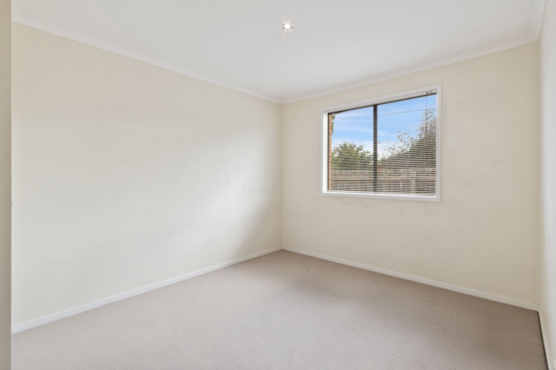 Low Maintenance 5 Bedroom Home!