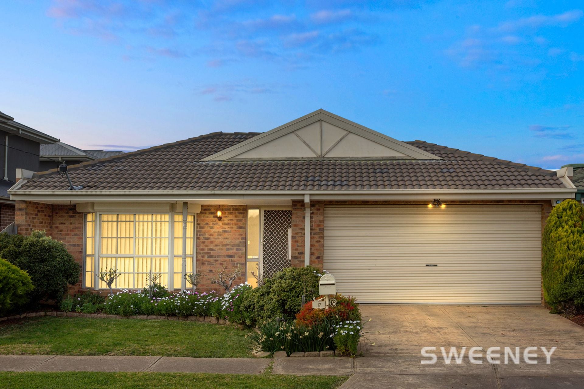17 Kitson Court, Altona Meadows - Thumbnail 2