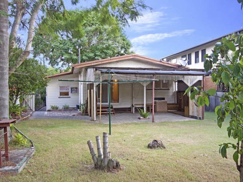 35 Binya Avenue KIRRA QLD, Kirra - Thumbnail 2