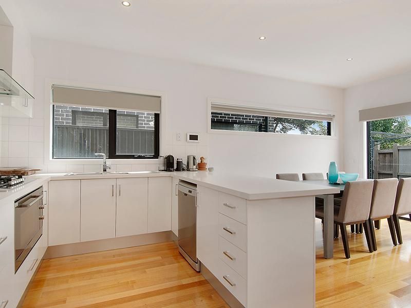 4/5 Chelsworth Place, Caroline Springs - Thumbnail 5