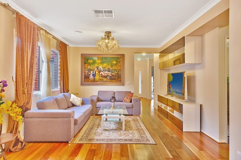 Beautiful Home In Beautiful Hawkstowe!