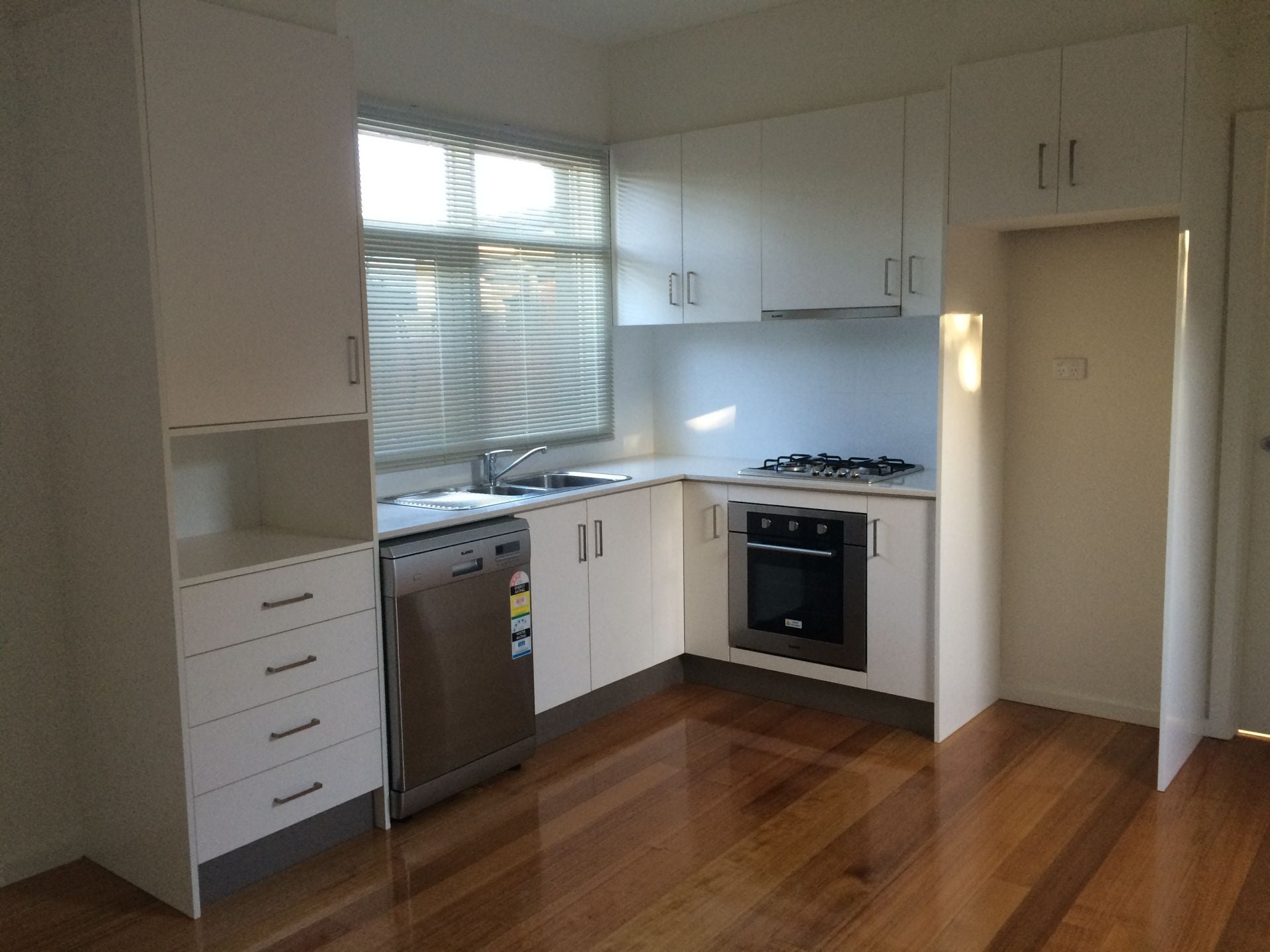 Stylish Secure Ivanhoe Living