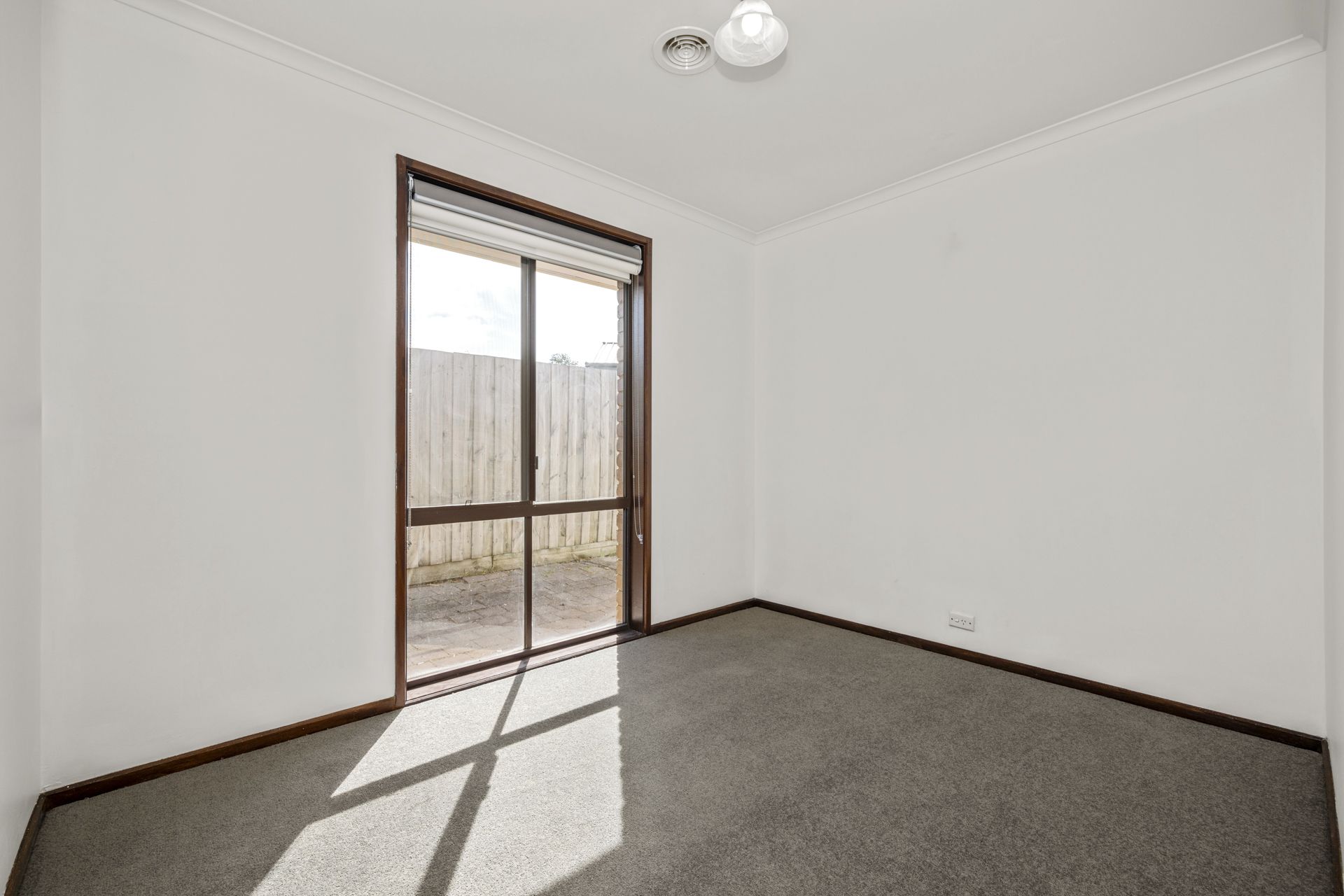MAINTENANCE FREE! IMMACULATE UNIT IN QUIET COURT LOCATION