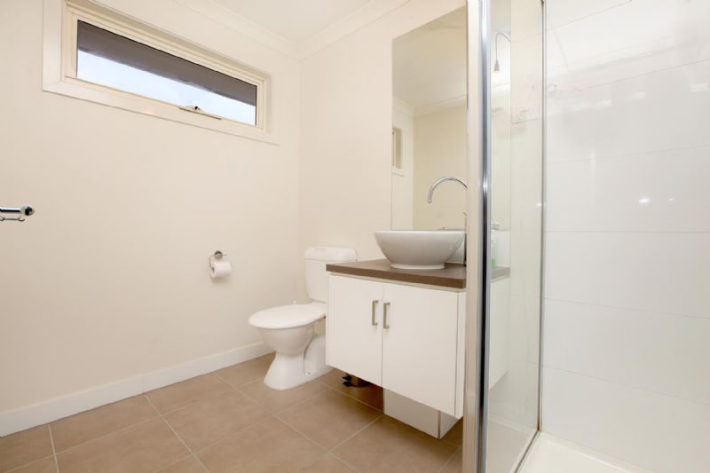 2/11 Swan Street, Footscray - Thumbnail 5