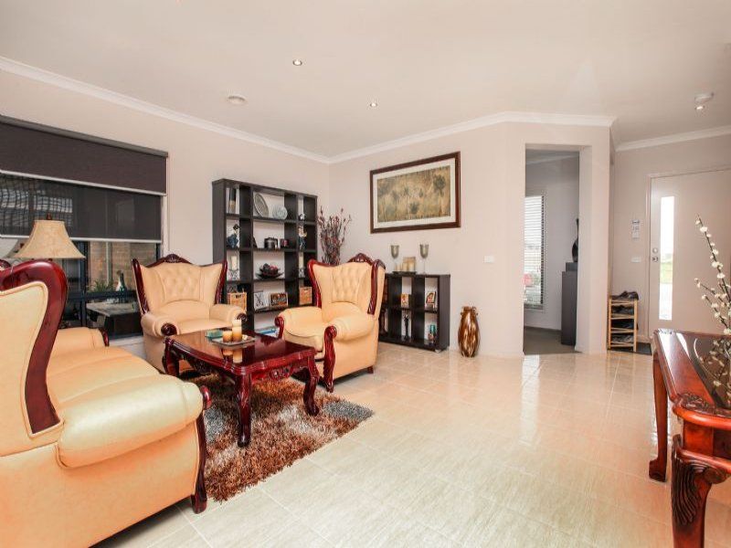 13 Roma Court, Taylors Hill - Thumbnail 7