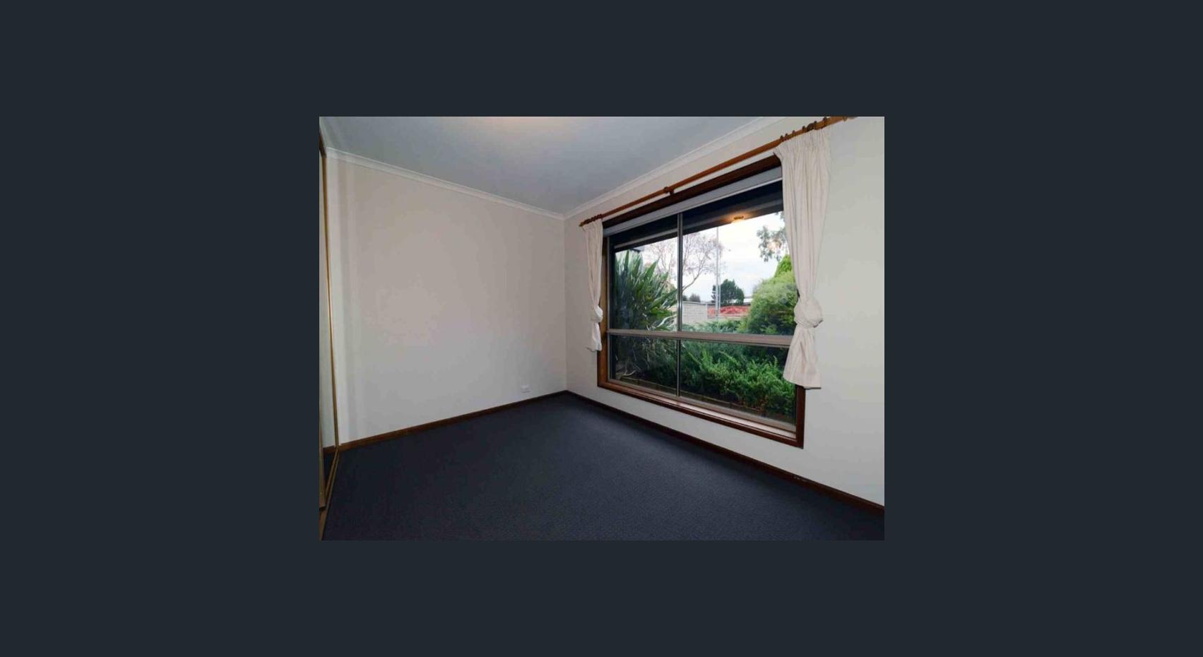 35 Banks Road  Woodcroft 5162