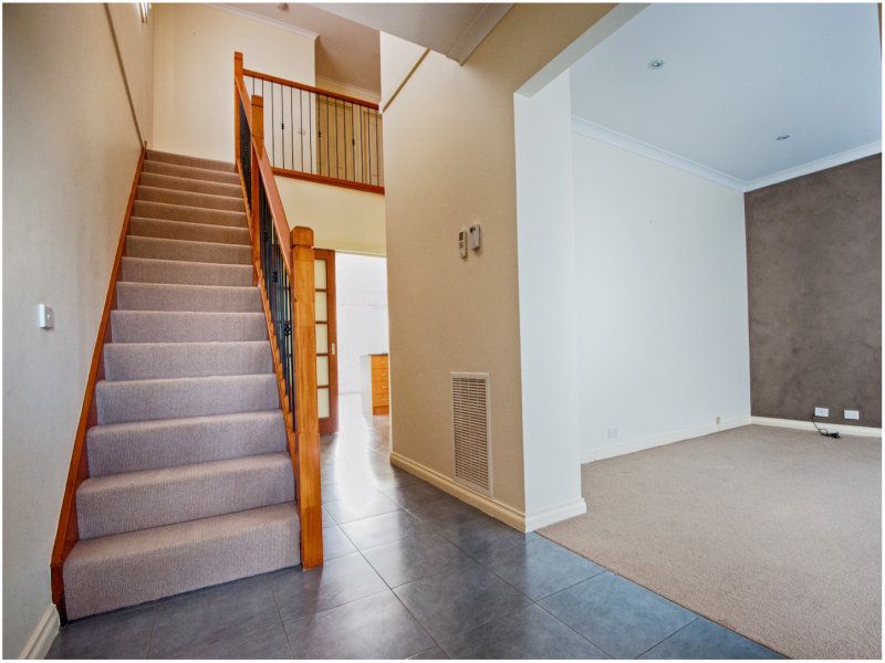 19 Loveridge Way SOUTH MORANG, South Morang - Thumbnail 4