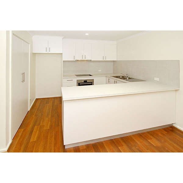 Spacious Renovated Unit Offering Great Natural Light!