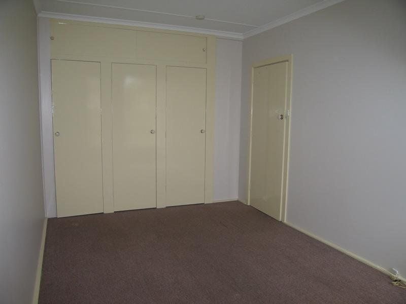 CUTE & COSY, BEST LOCATION!