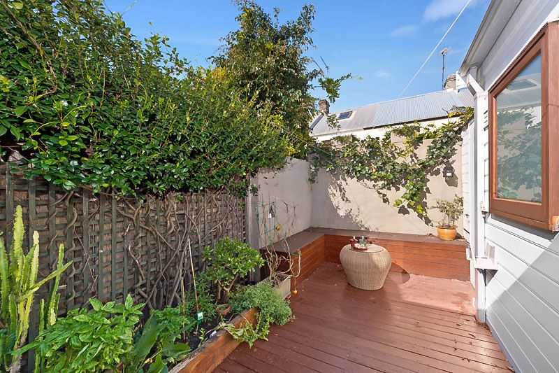 SOLD - Light and Style in Surry Hills Landmark 'Cat Alley'