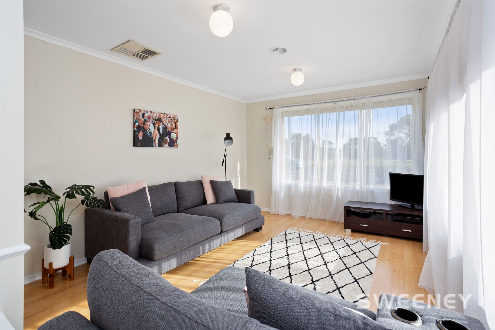 31 Henry Drive, Altona Meadows - Thumbnail 3