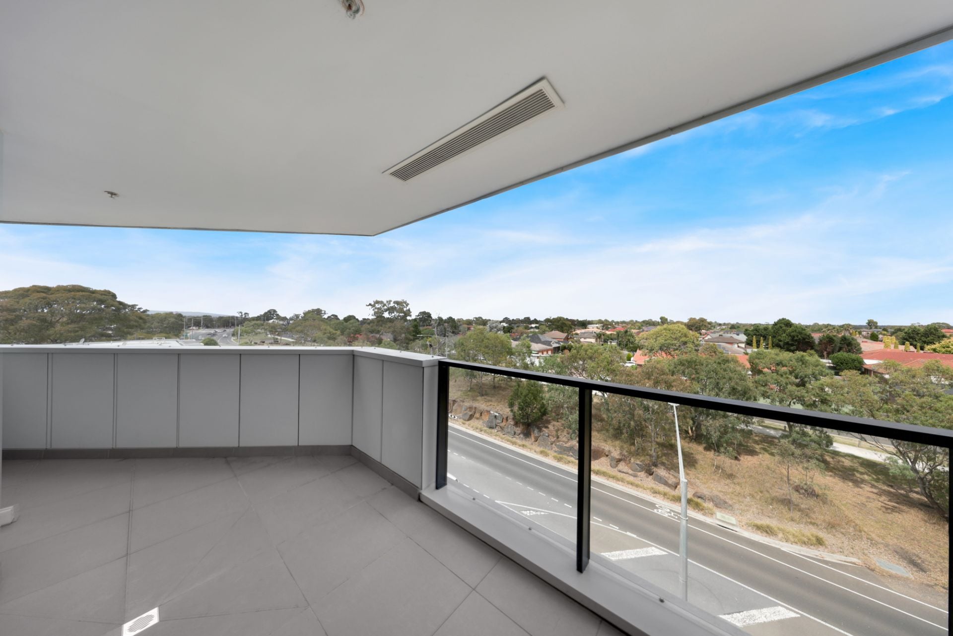 Top Floor Apartment with Stunning City Views
