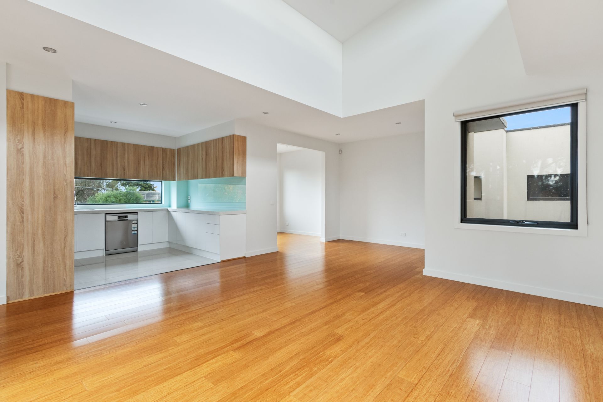 SPACIOUS AND LIGHT FILLED