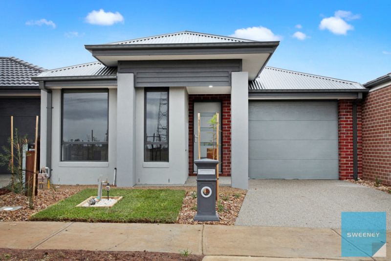 10 Caleb Way, Fraser Rise - Thumbnail 2