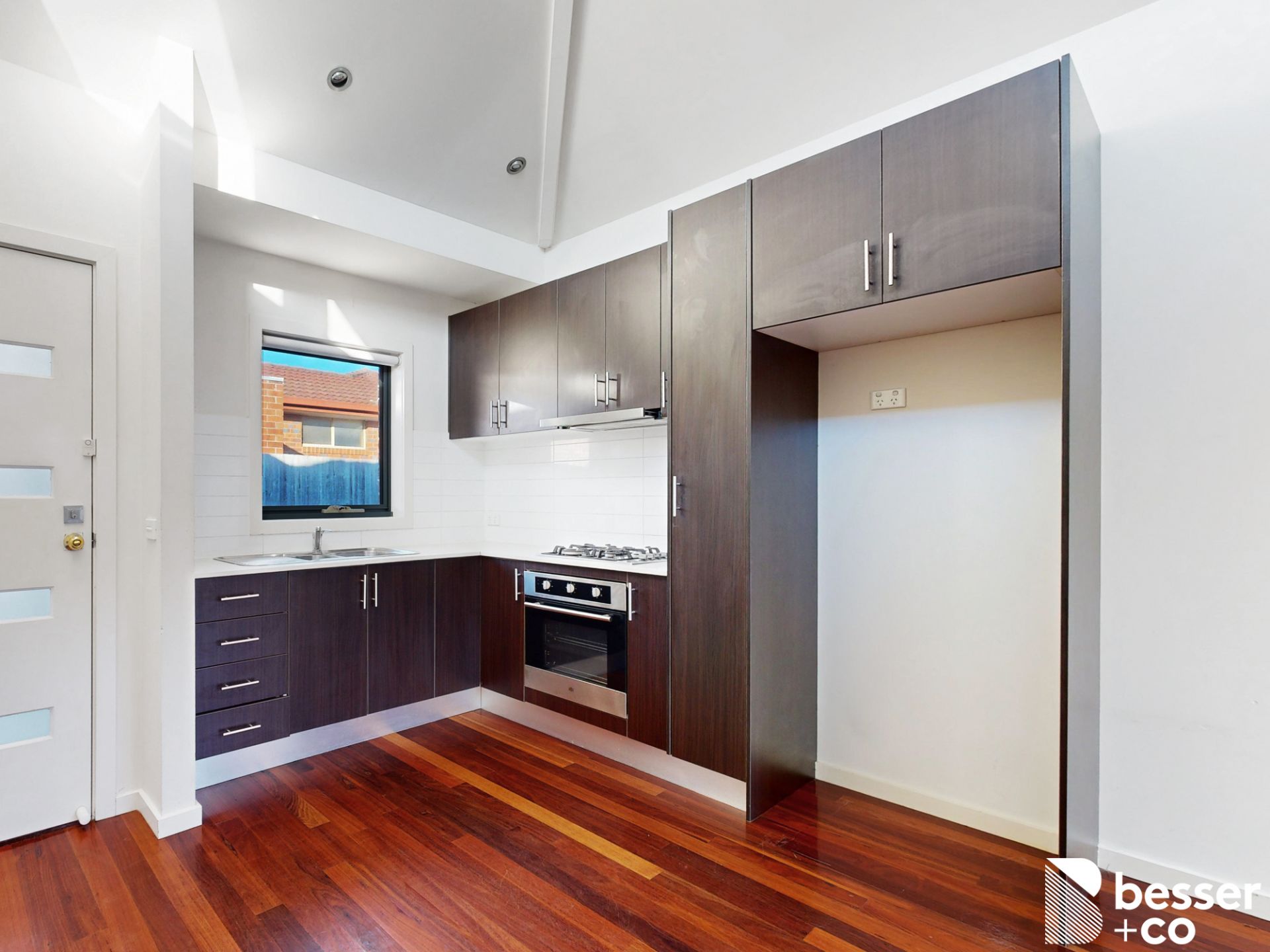 2/130 Purinuan Road, Reservoir - Thumbnail 3