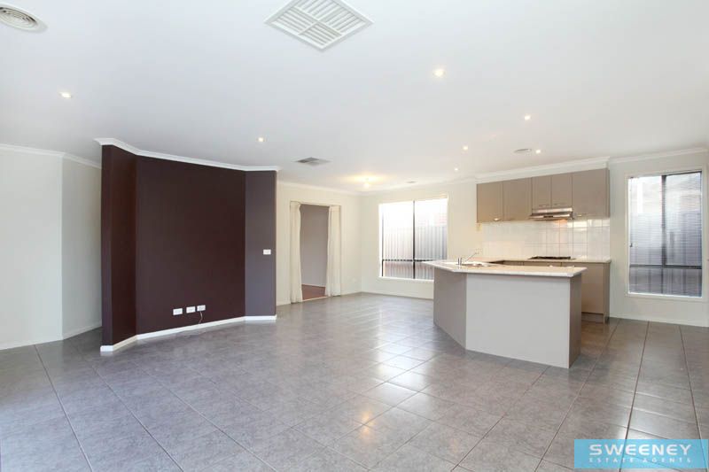 19 Lancely Green, Caroline Springs - Thumbnail 8