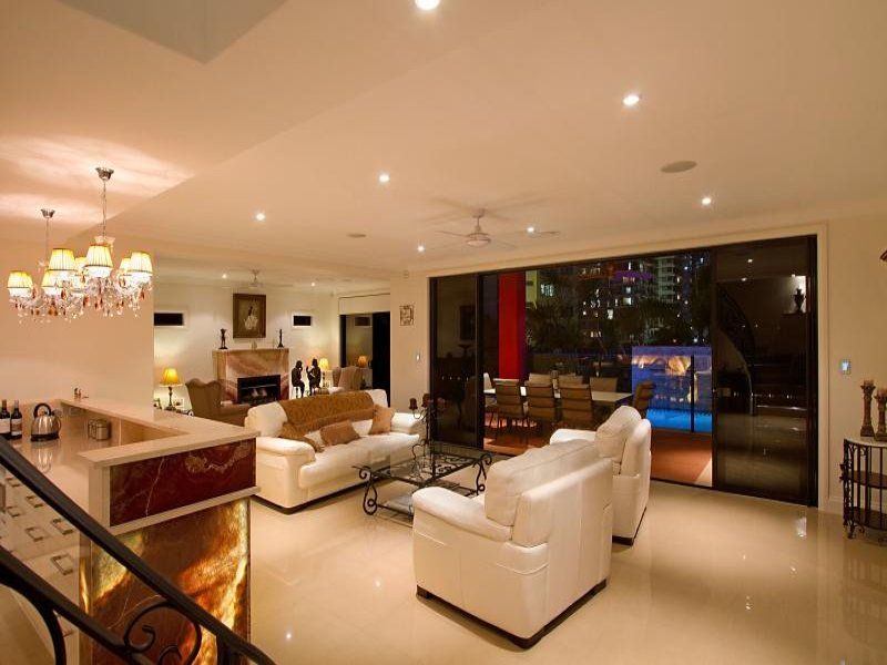 COOLANGATTA'S MOST ELABORATE RESIDENCE - 200m TO THE SURF, Coolangatta'S Most Elaborate Residence - 200m To The Surf - Thumbnail 7