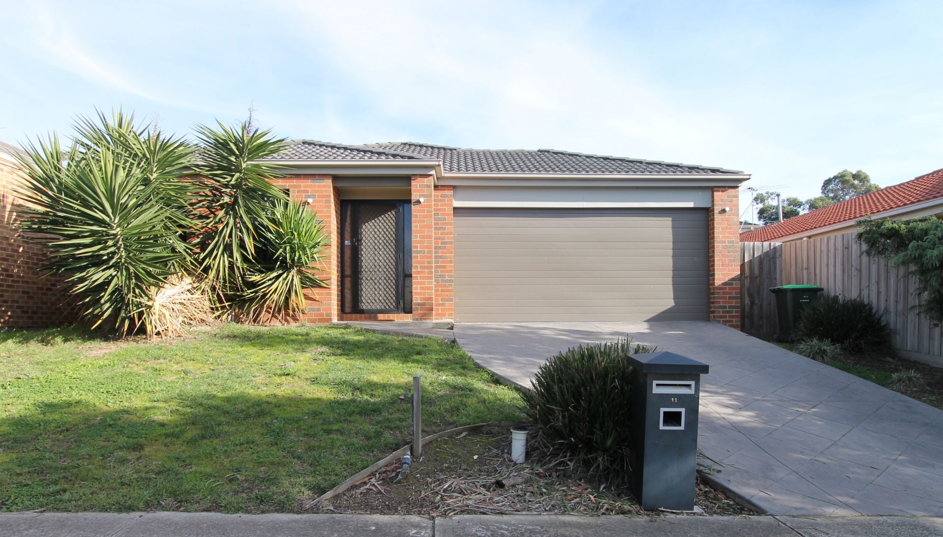 WARM AND INVITING FAMILY HOME!!