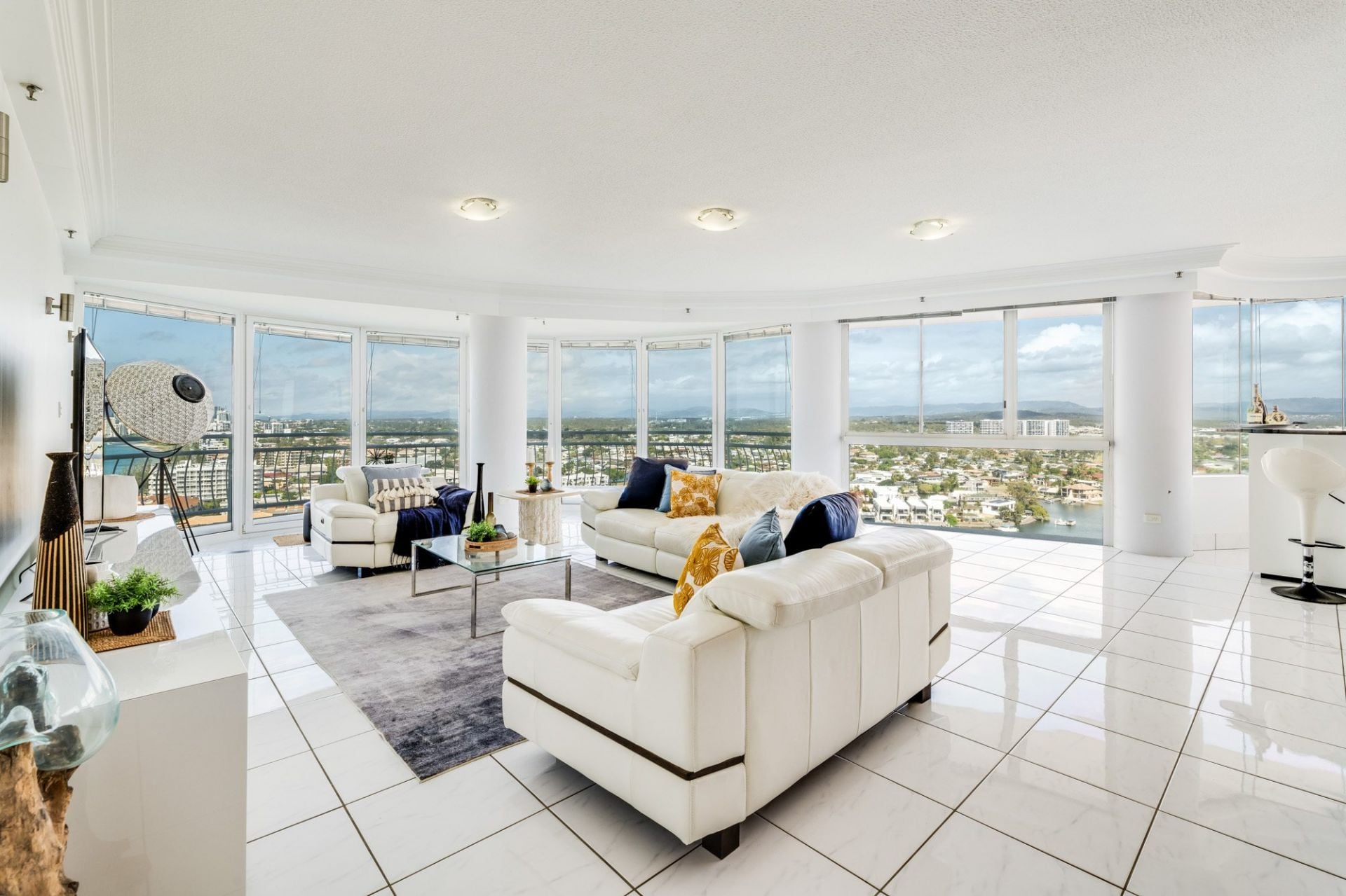 18D/5 Bayview Street, Runaway Bay - Thumbnail 4