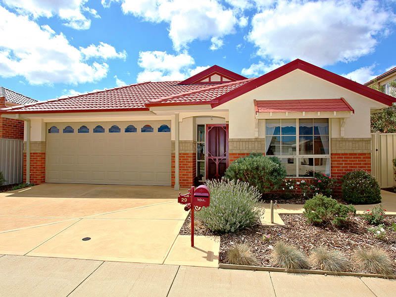 29 Blakeville Drive, Caroline Springs - Thumbnail 2