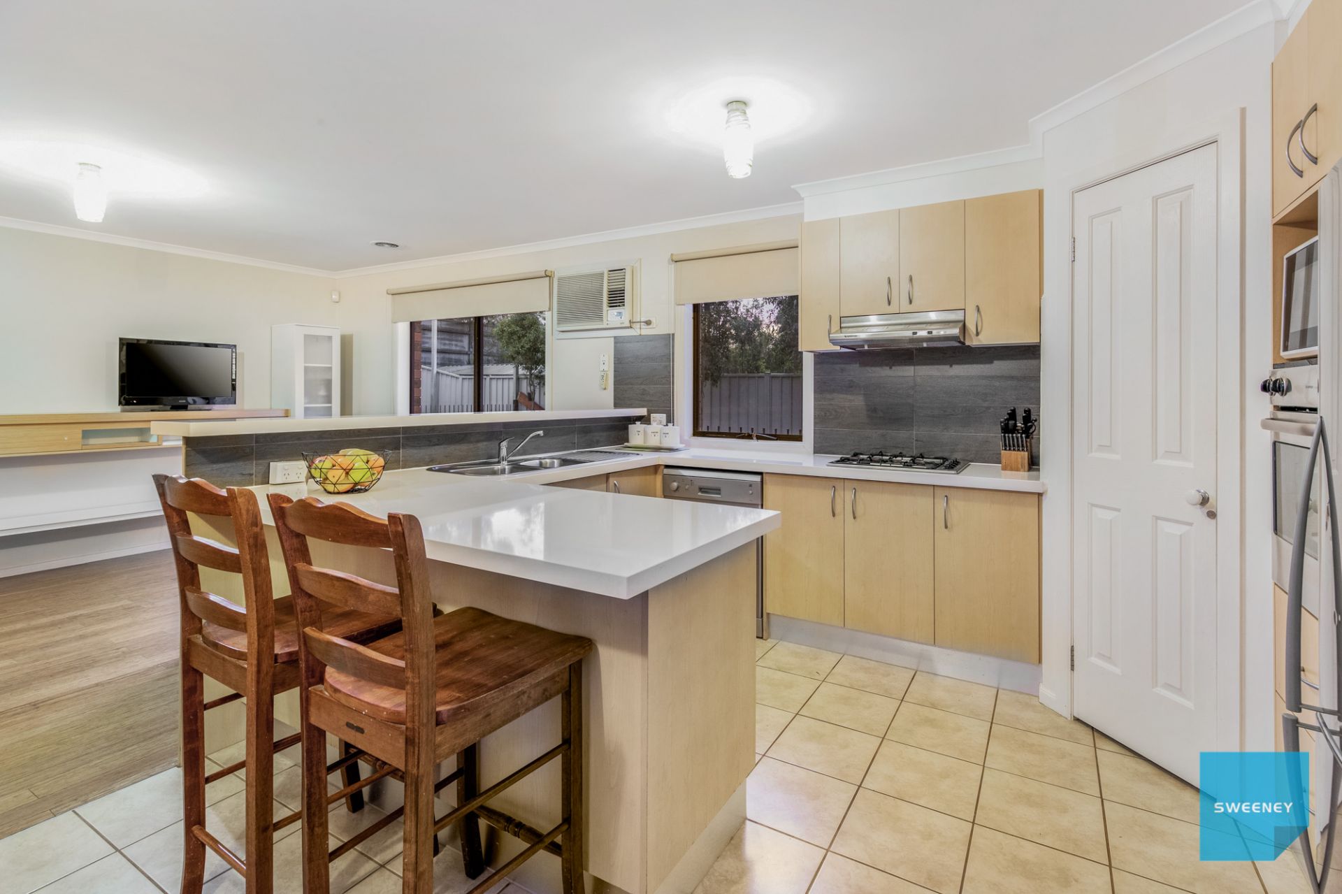 18 Alpine Gardens, Caroline Springs - Thumbnail 4