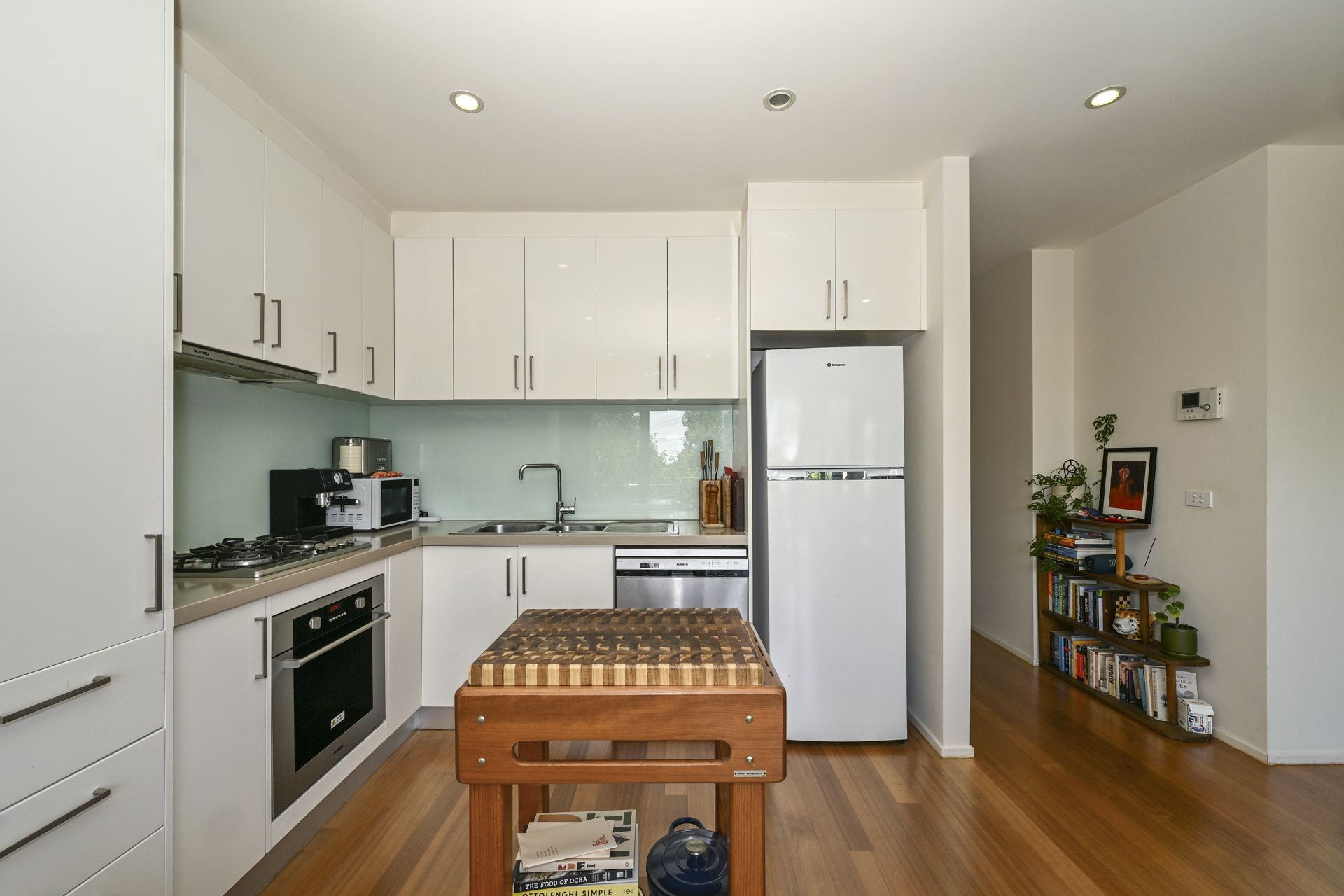 Stunning Centrally Located Apartment!