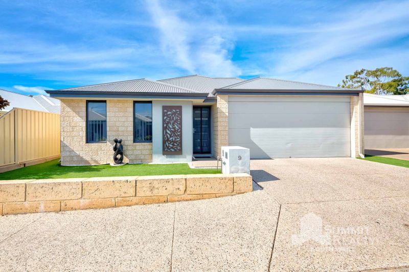 Real Estate For Sale 9 Coppin Place Australind , WA