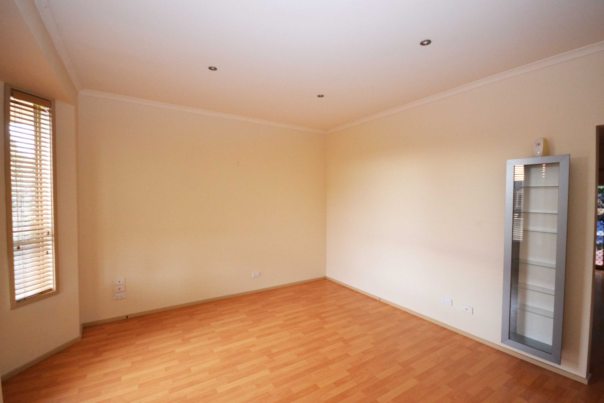 GREAT SPACE THAT HAS YOU SINGIN ALL THE WAY!!