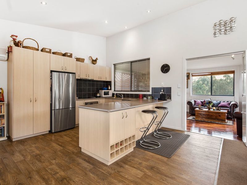 17 PARK AVENUE, Apollo Bay - Thumbnail 3