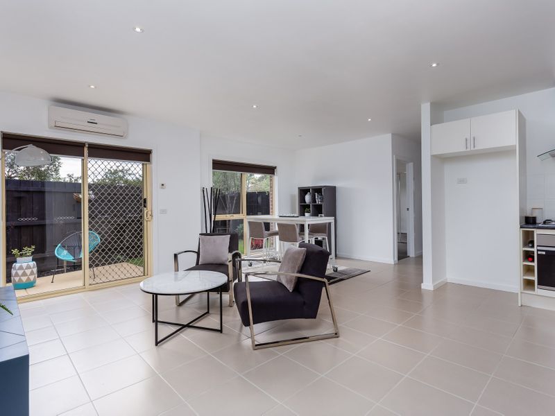2/7 Armstrong Street, Laverton - Thumbnail 4