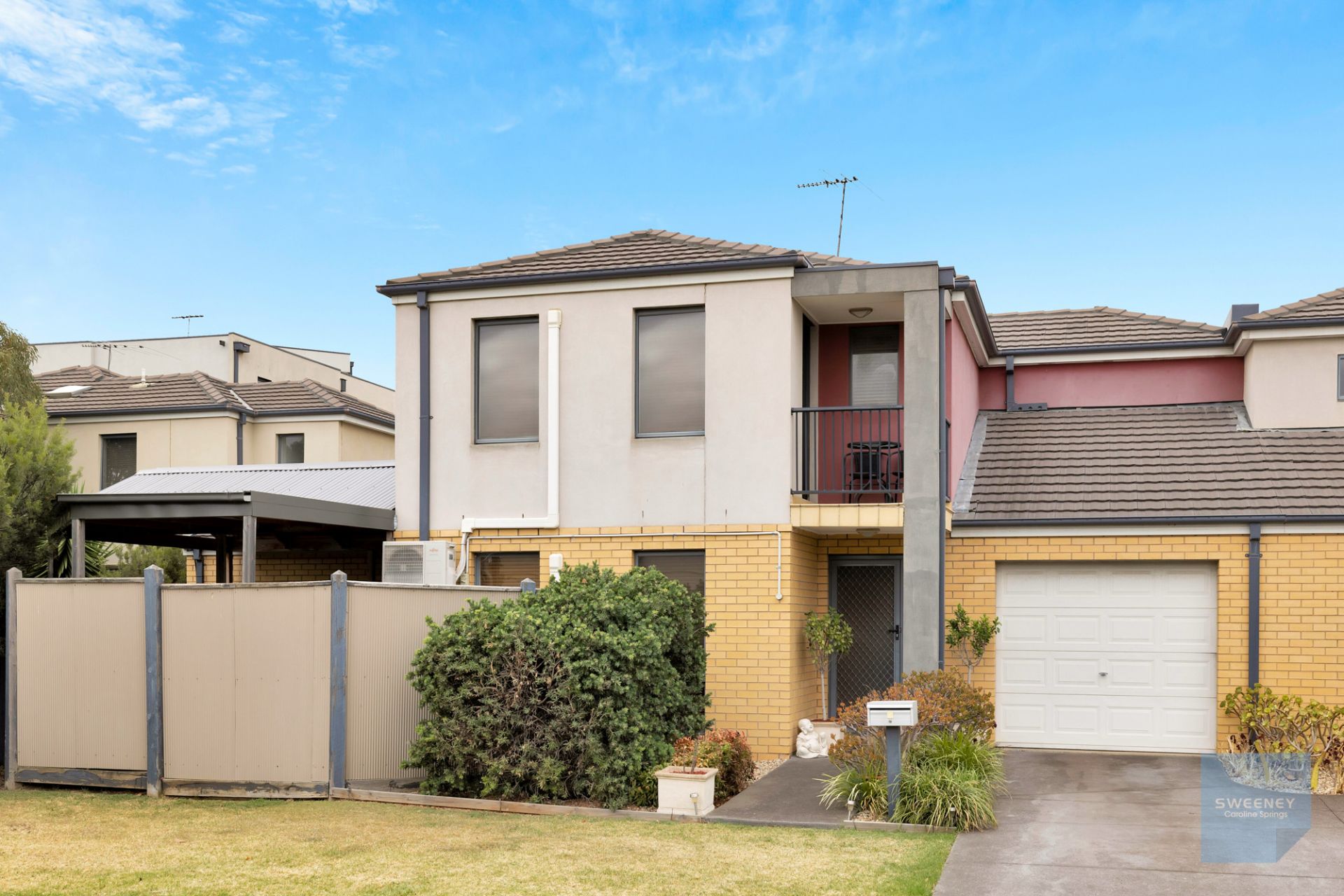 2/8 Sherdley Green, Caroline Springs - Thumbnail 2