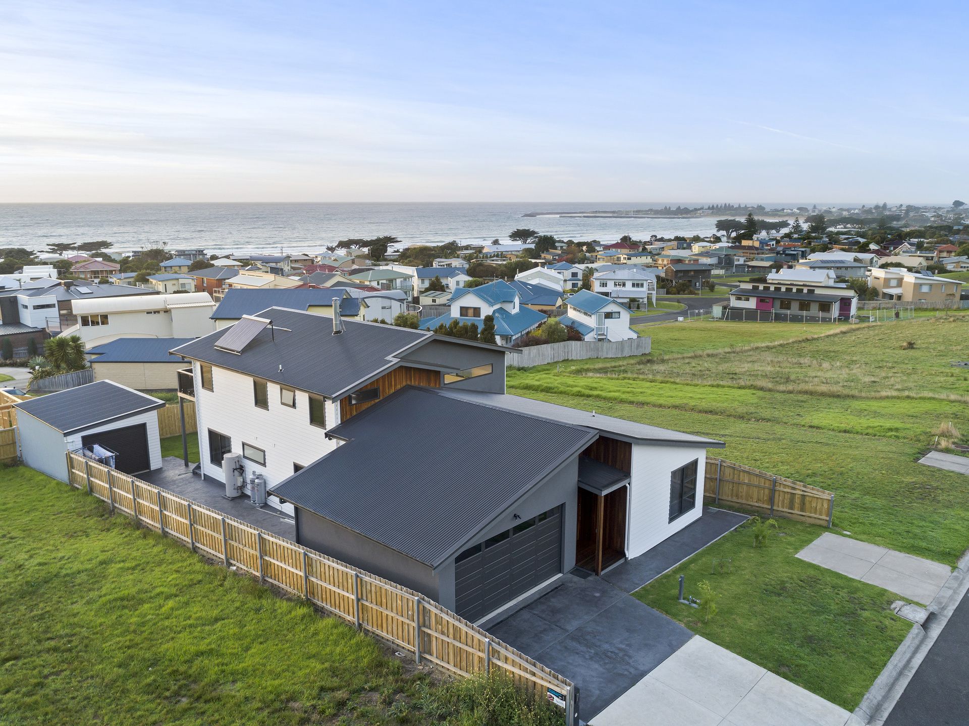 7 Overview Crescent, Apollo Bay - Thumbnail 2